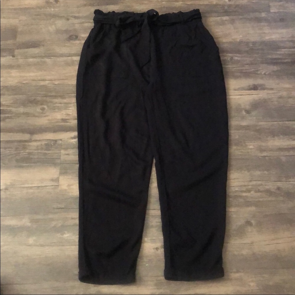 Shinestar Black Paper-bag Cropped Pants size M